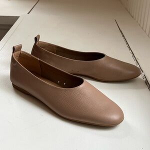 Everlane Women's Tan Leather Flats